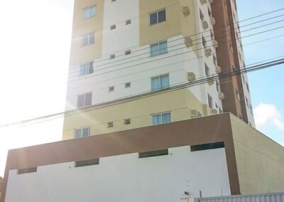 obra esquadrias e vidros edificio barra do rio 01 400x284 - Vidros Temperados em Itajaí / SC